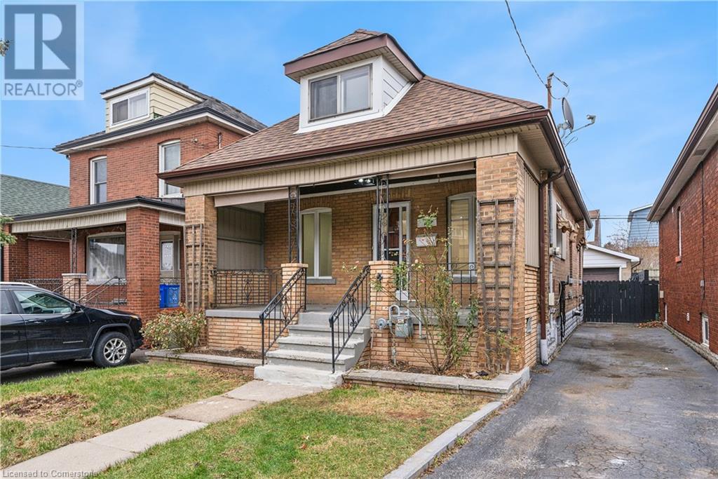 28 Connaught Avenue N, Hamilton, Ontario  L8L 6Y7 - Photo 1 - 40685295