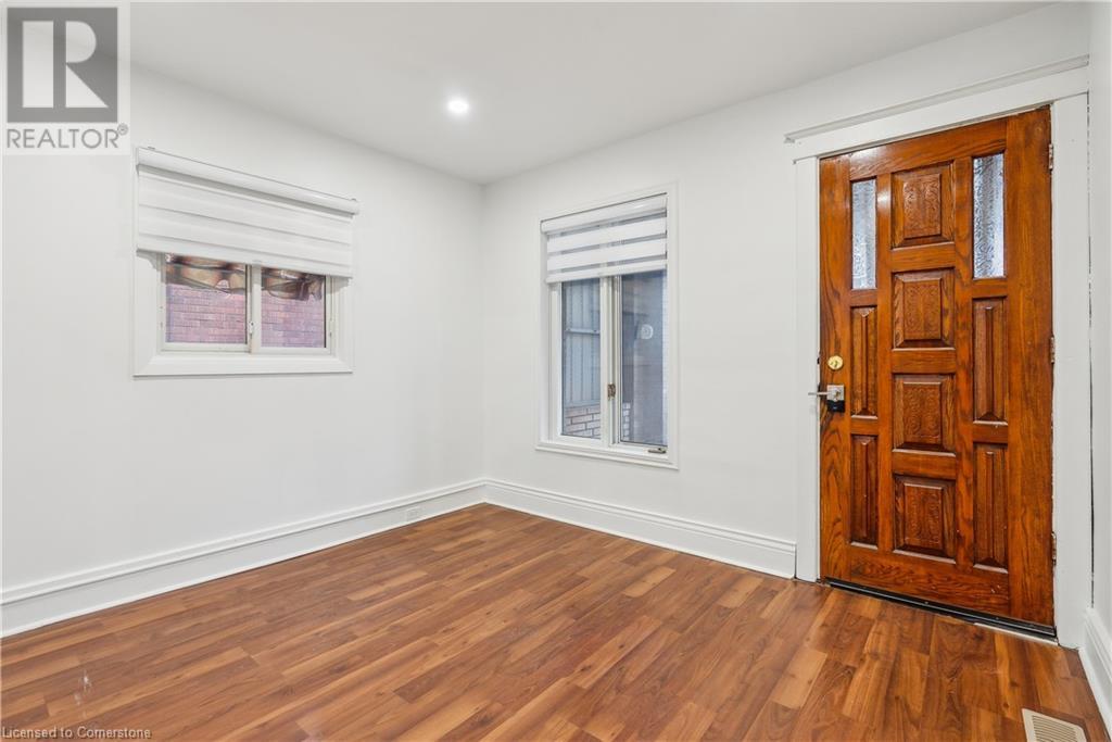 28 Connaught Avenue N, Hamilton, Ontario  L8L 6Y7 - Photo 4 - 40685295