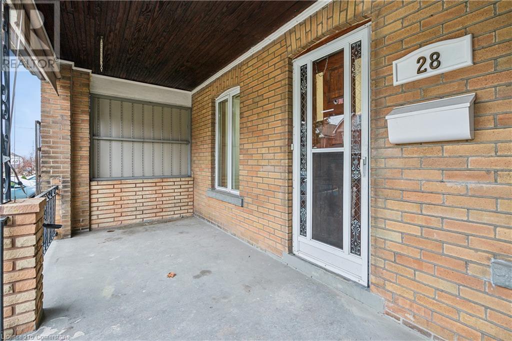 28 Connaught Avenue N, Hamilton, Ontario  L8L 6Y7 - Photo 3 - 40685295