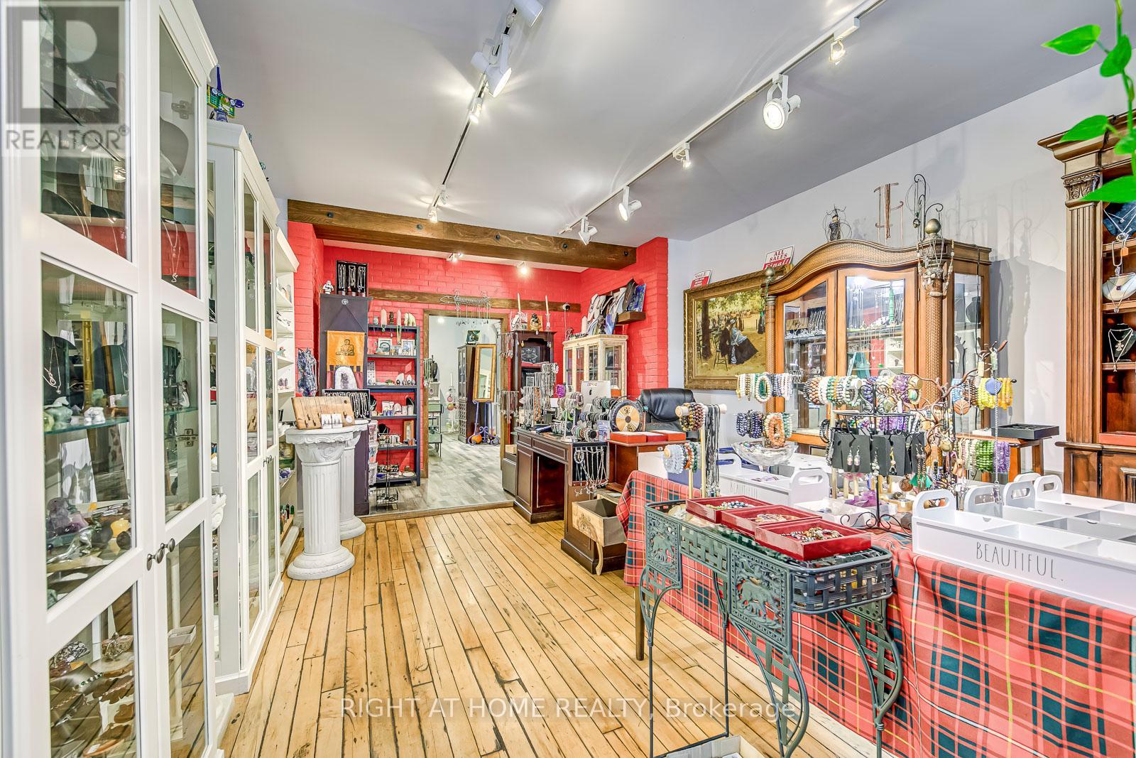 393 John Street, Burlington (Brant), Ontario  L7R 2K3 - Photo 8 - W11897284