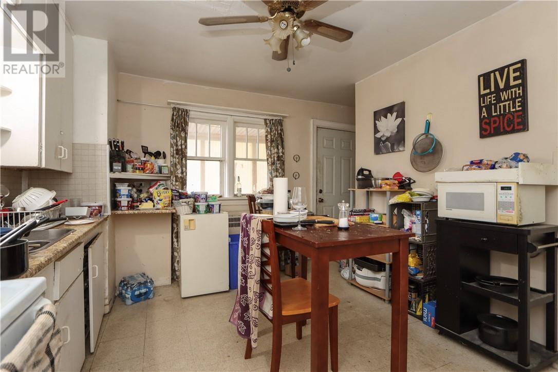 Property at 98 Kathleen Street image 3