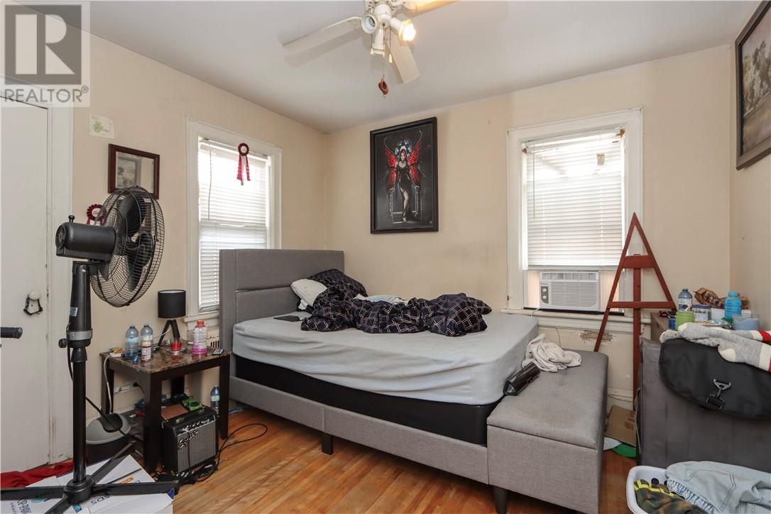 Property at 98 Kathleen Street image 1