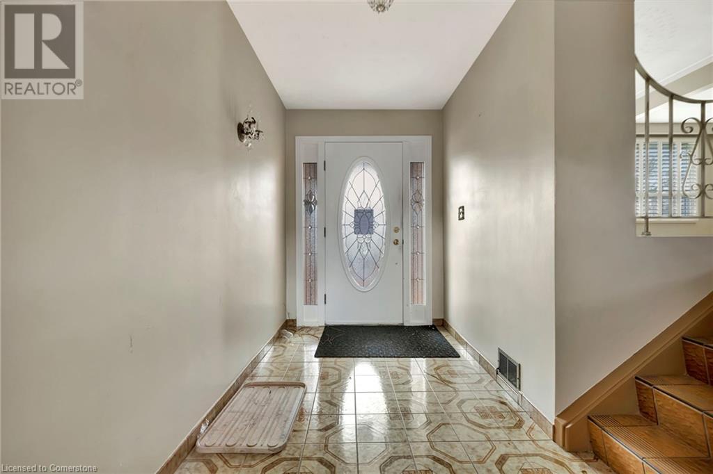 11 Marcella Crescent, Hamilton, Ontario  L8K 6E9 - Photo 4 - 40685980