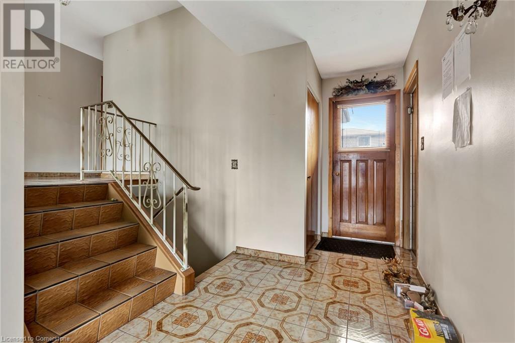 11 Marcella Crescent, Hamilton, Ontario  L8K 6E9 - Photo 5 - 40685980