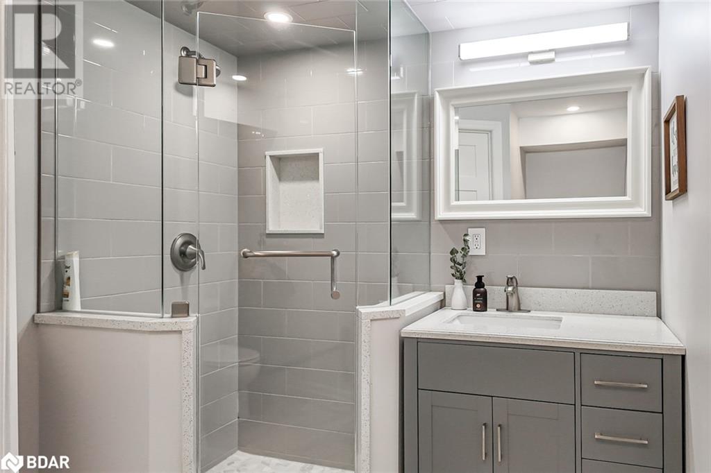 68 Dundonald Street, Barrie, Ontario  L4M 3T3 - Photo 30 - 40685999