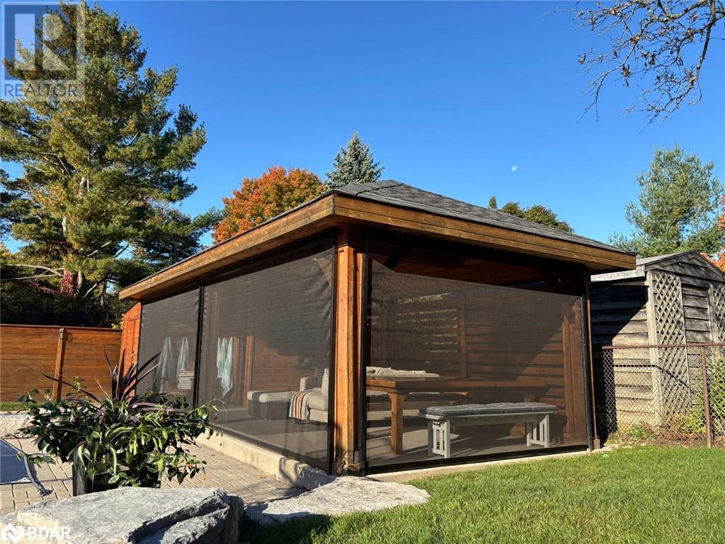 68 Dundonald Street, Barrie, Ontario  L4M 3T3 - Photo 35 - 40685999