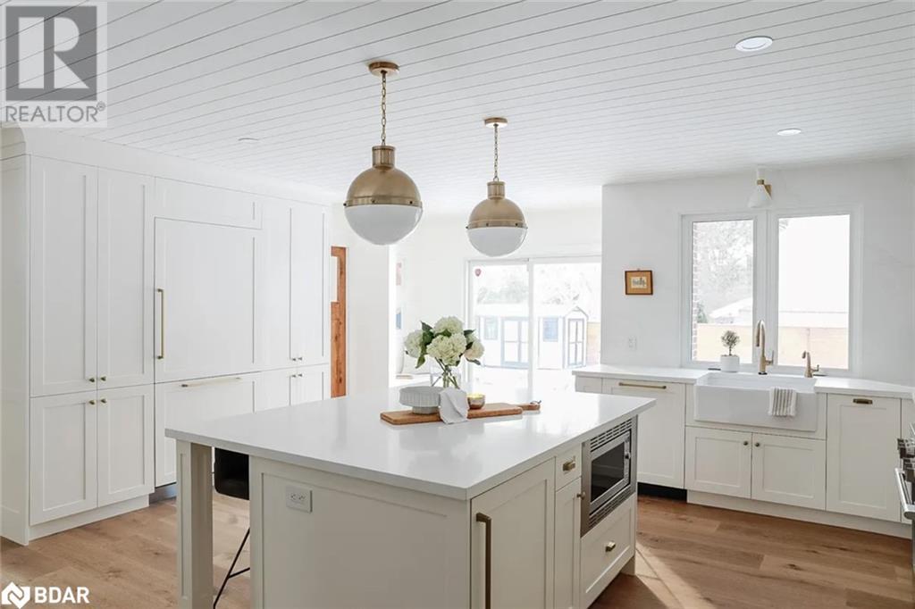 68 Dundonald Street, Barrie, Ontario  L4M 3T3 - Photo 5 - 40685999