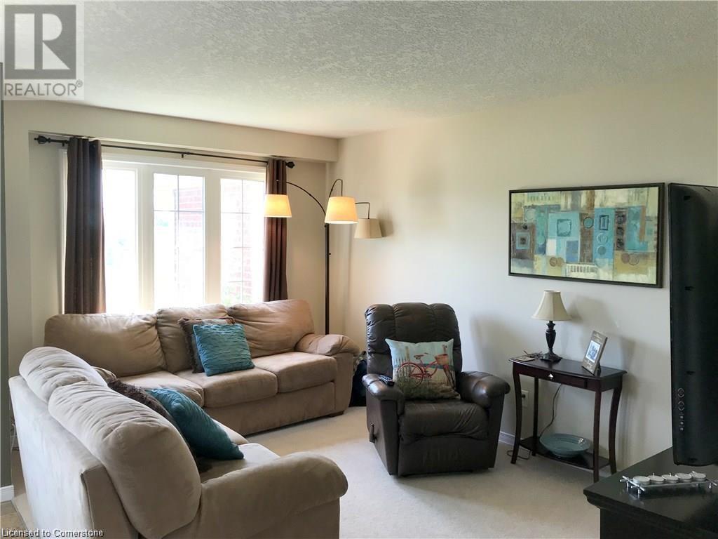 246 Parkvale Drive, Kitchener, Ontario  N2R 1Y8 - Photo 4 - 40685927