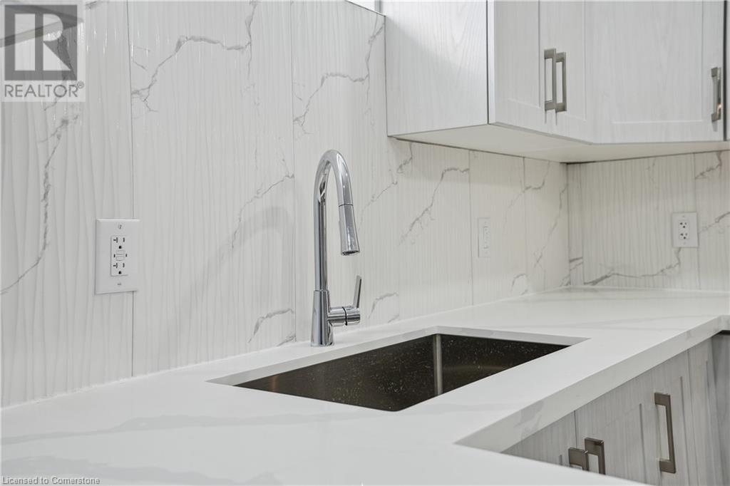 2141 CLEAVER Avenue Unit# LOWER, Burlington, Ontario