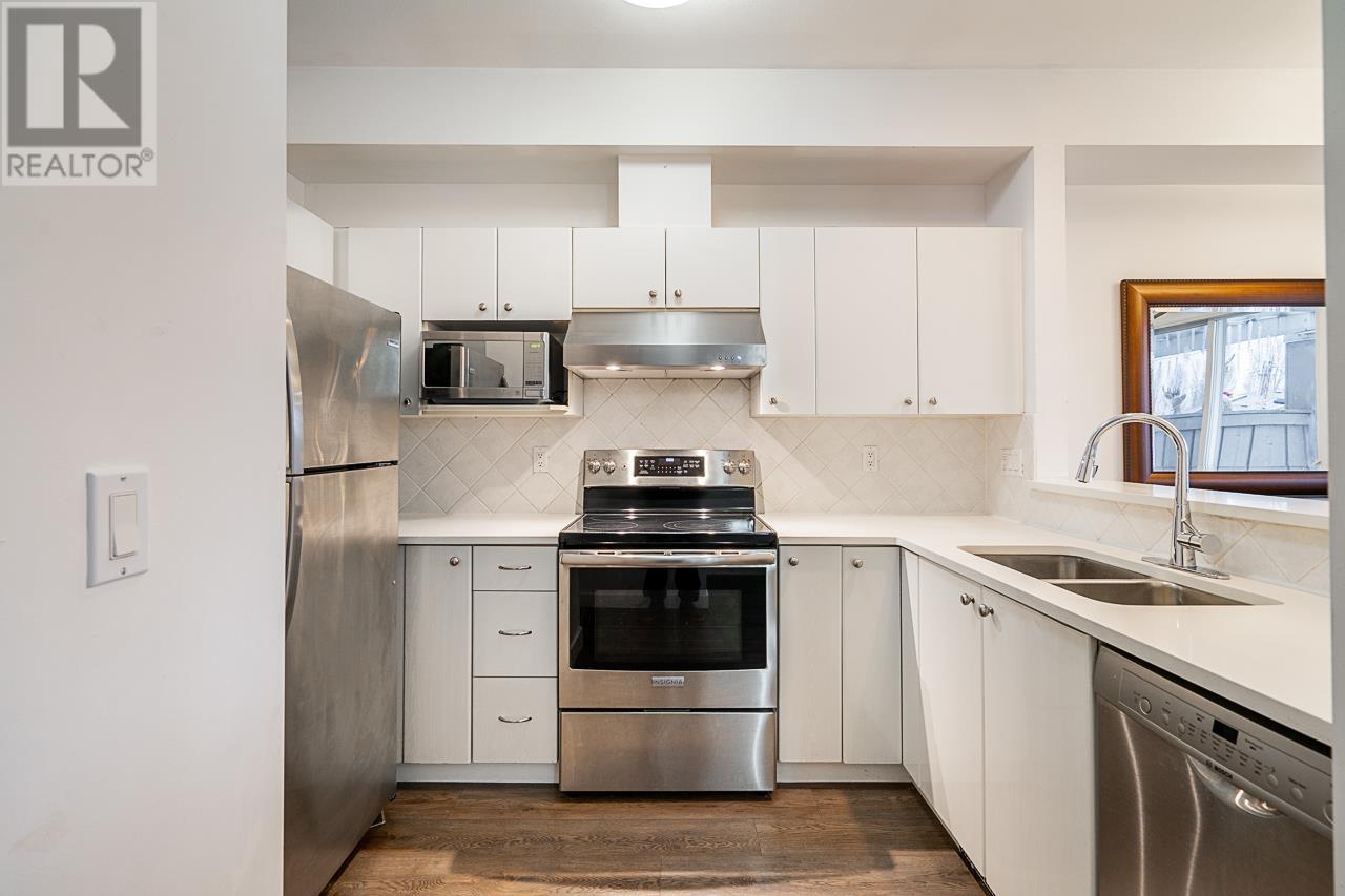 3 1010 Ewen Avenue, New Westminster, British Columbia V3M 5C9 - Photo 4 - R2935245