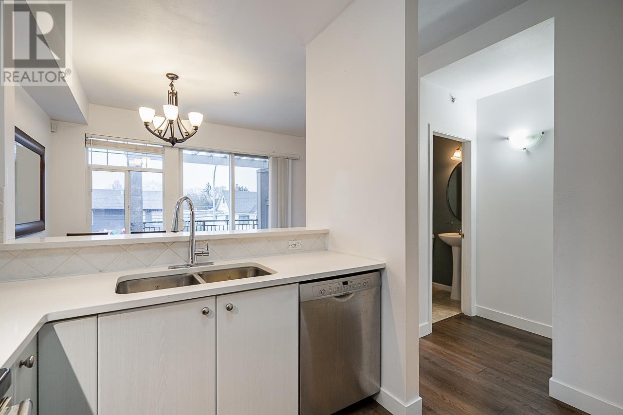 3 1010 Ewen Avenue, New Westminster, British Columbia V3M 5C9 - Photo 5 - R2935245