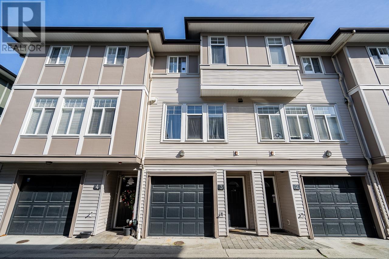3 1010 Ewen Avenue, New Westminster, British Columbia V3M 5C9 - Photo 1 - R2935245