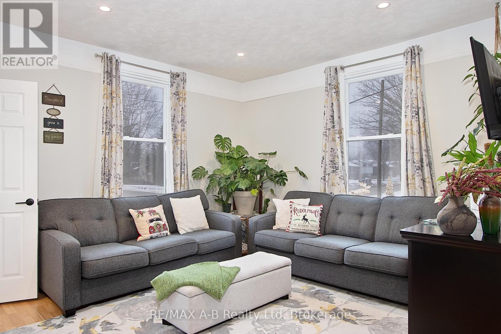 211 Wellington Street, West Perth, Ontario  N0K 1N0 - Photo 5 - X11895906