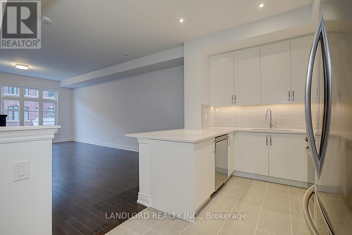 153 - 55 Lunar Crescent, Mississauga, Ontario  L5M 2R2 - Photo 9 - W11897423