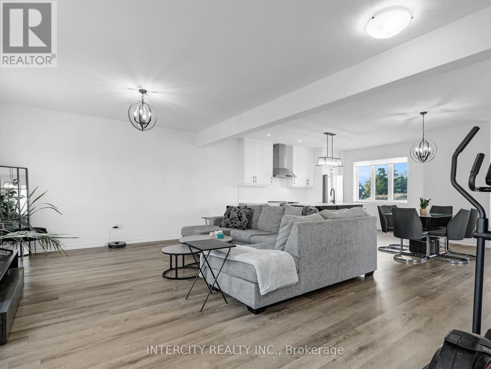 341 Callaway Road, London North, Ontario  N6G 2N1 - Photo 10 - X11897483