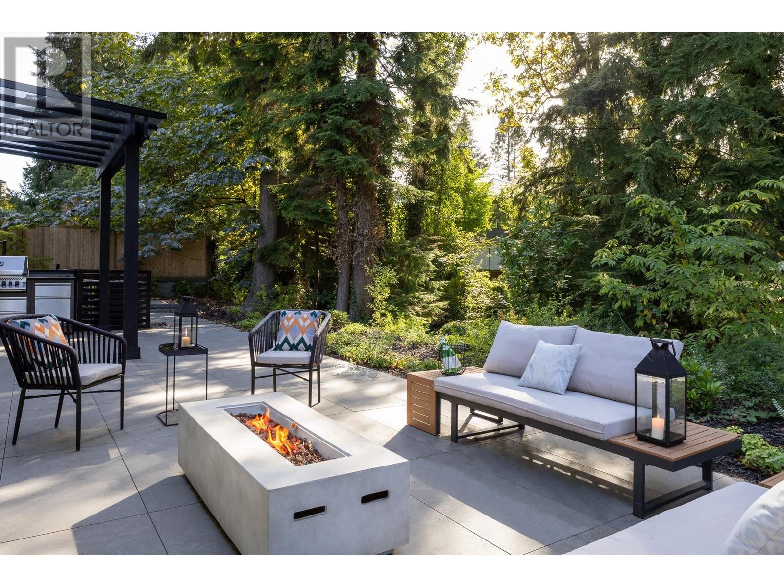 936 Poirier Street, Coquitlam, British Columbia  V3J 6C4 - Photo 9 - R2951105