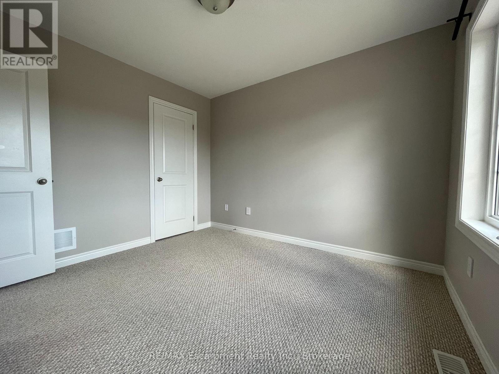 563 Stream Crescent, Oakville, Ontario  L6M 1N7 - Photo 21 - W10404935