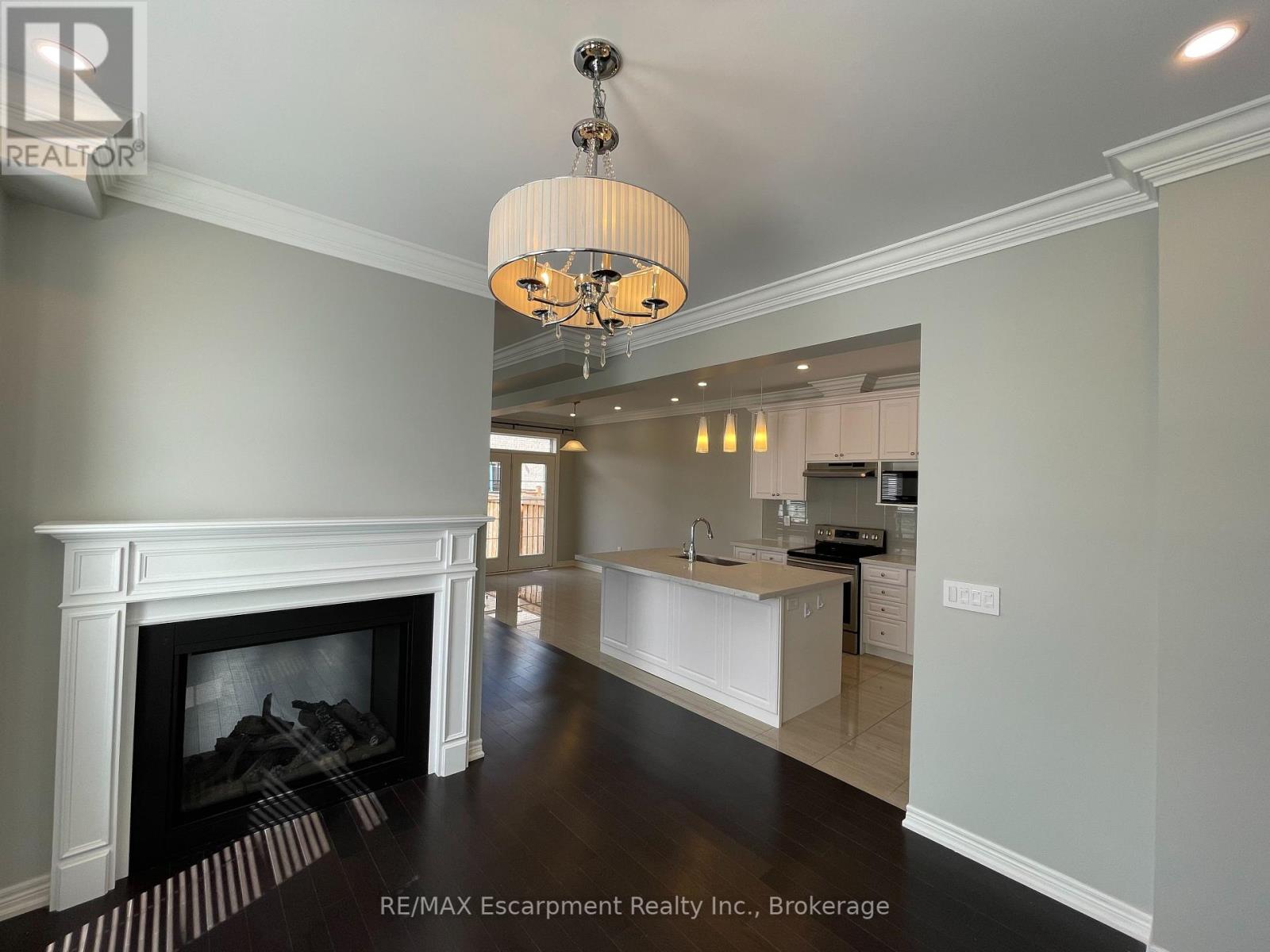 563 Stream Crescent, Oakville, Ontario  L6M 1N7 - Photo 6 - W10404935