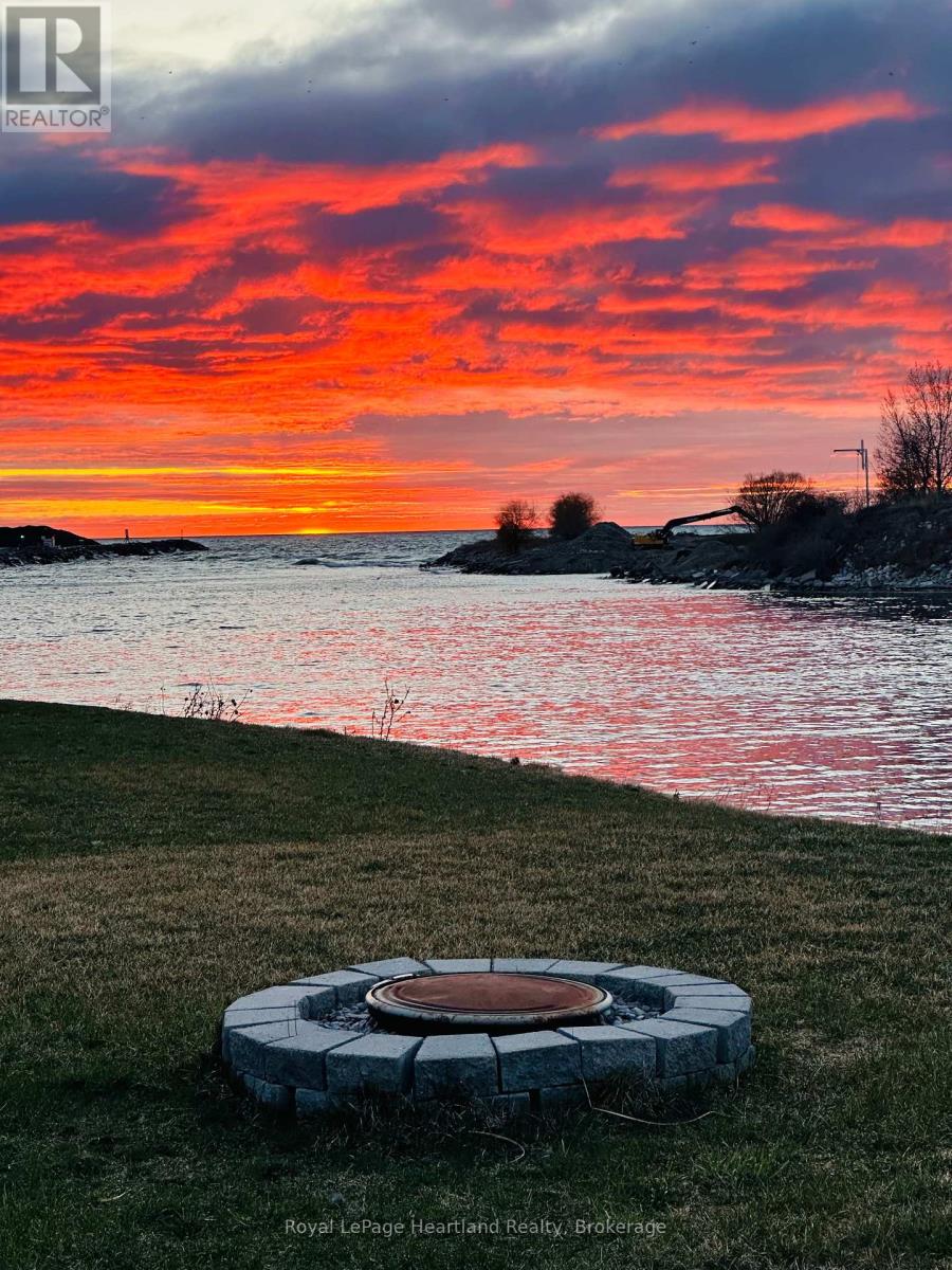 #h-12 - 100 North Harbour Road W, Goderich, Ontario  N7A 2W6 - Photo 6 - X11897526