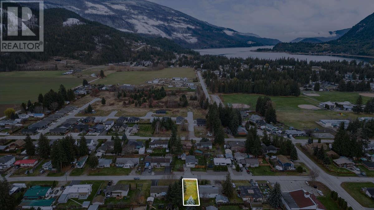 712 Conn Street, Sicamous, British Columbia  V0E 2V0 - Photo 14 - 10330649