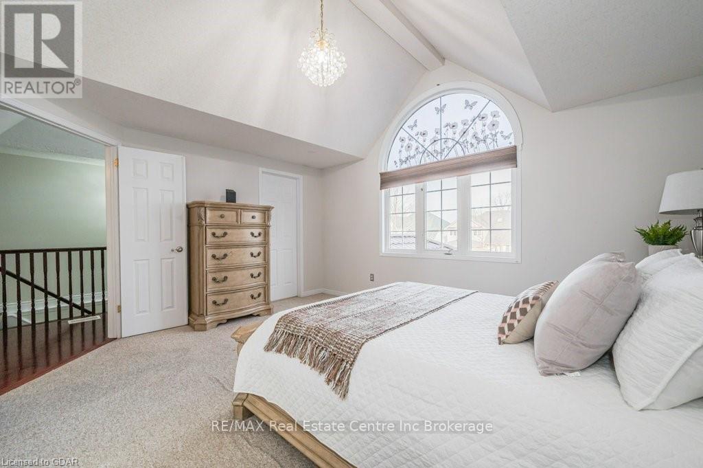 12 Norton Drive, Guelph, Ontario  N1E 7L1 - Photo 18 - X10876193