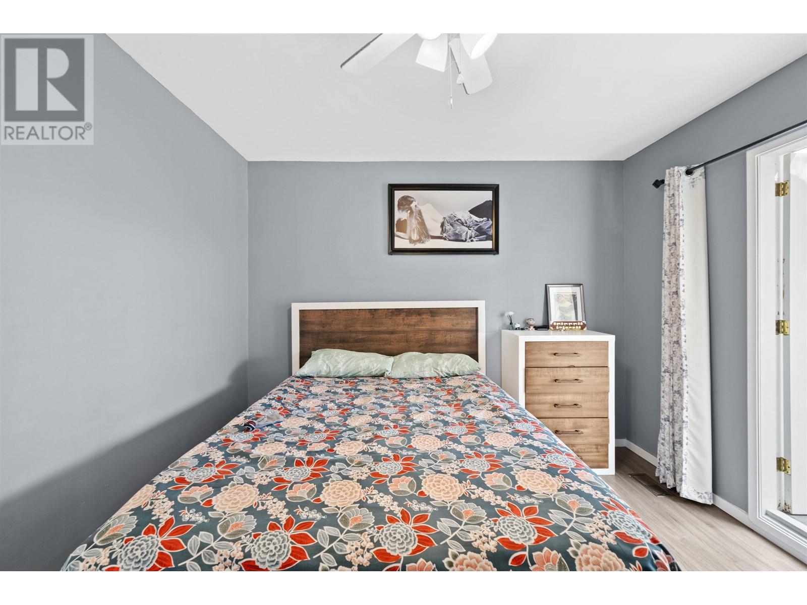 Listing Picture 13 of 33 : 3625 MONMOUTH AVENUE, Vancouver / 溫哥華 - 魯藝地產 Yvonne Lu Group - MLS Medallion Club Member