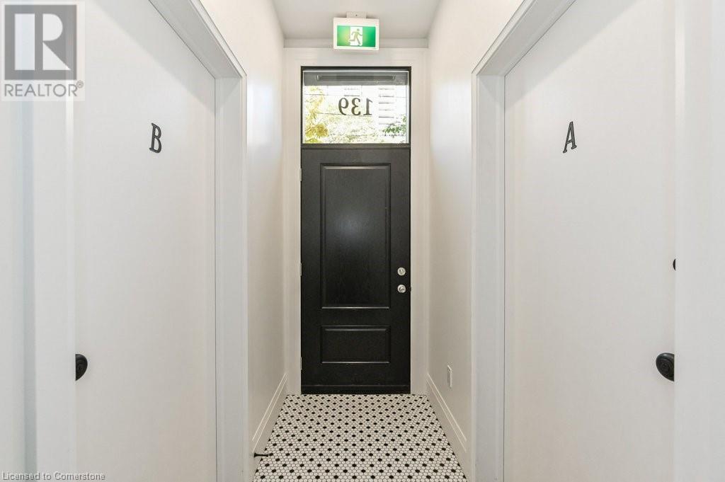 139 Macnab Street S Unit# B, Hamilton, Ontario  L8P 3C4 - Photo 3 - 40686044