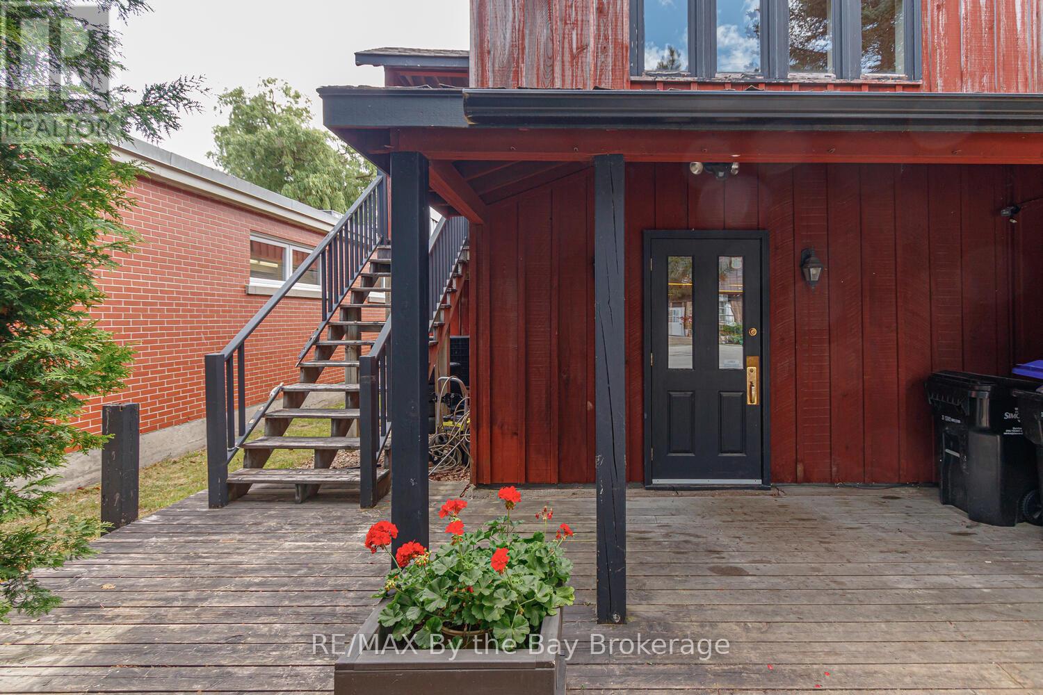 241 William Street, Clearview, Ontario  L0M 2T0 - Photo 3 - S11897642