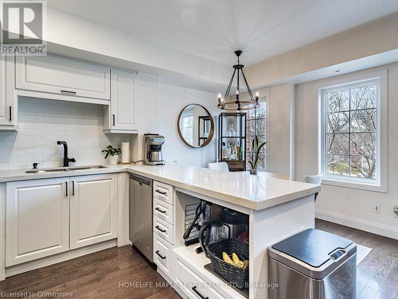 93 The Queensway Way Unit# 14, Toronto, Ontario  M6S 5A7 - Photo 10 - 40685894