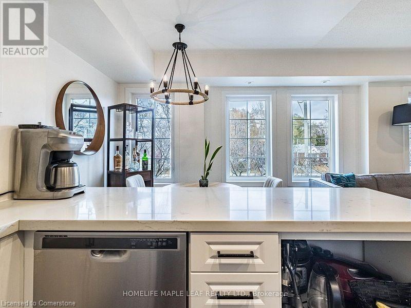 93 The Queensway Way Unit# 14, Toronto, Ontario  M6S 5A7 - Photo 11 - 40685894