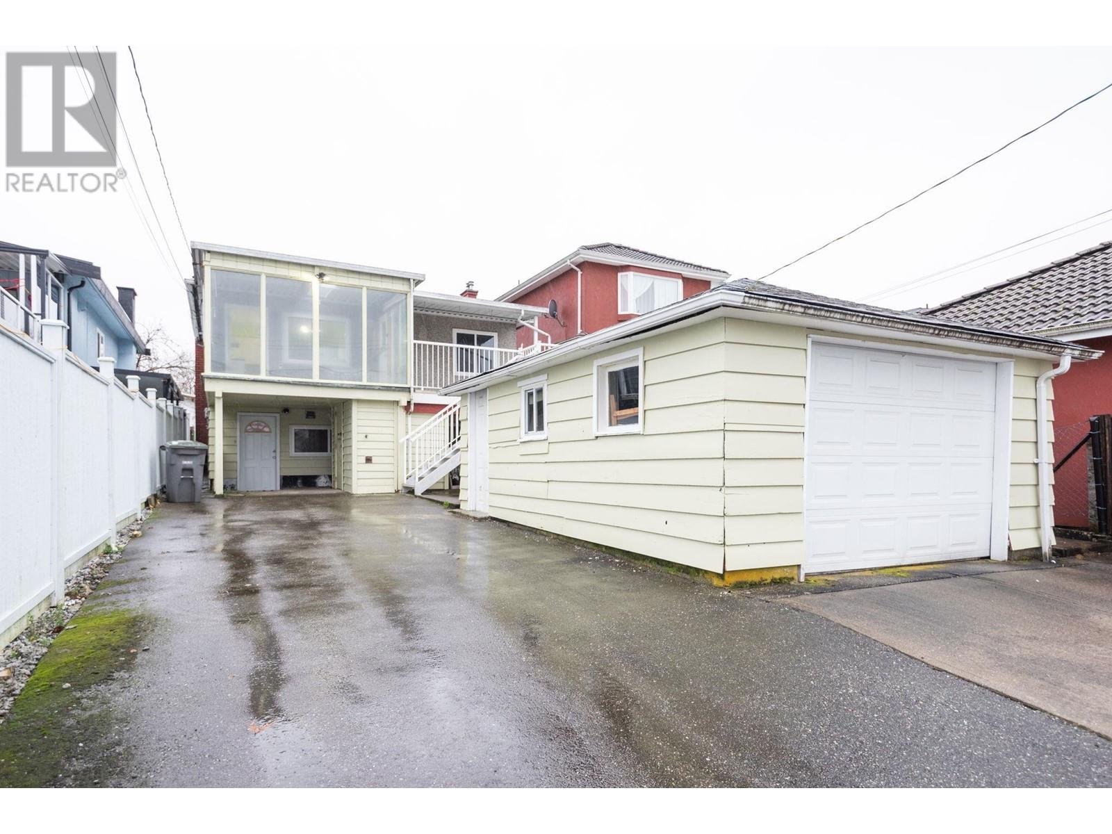 Listing Picture 24 of 27 : 3055 E 24TH AVENUE, Vancouver / 溫哥華 - 魯藝地產 Yvonne Lu Group - MLS Medallion Club Member