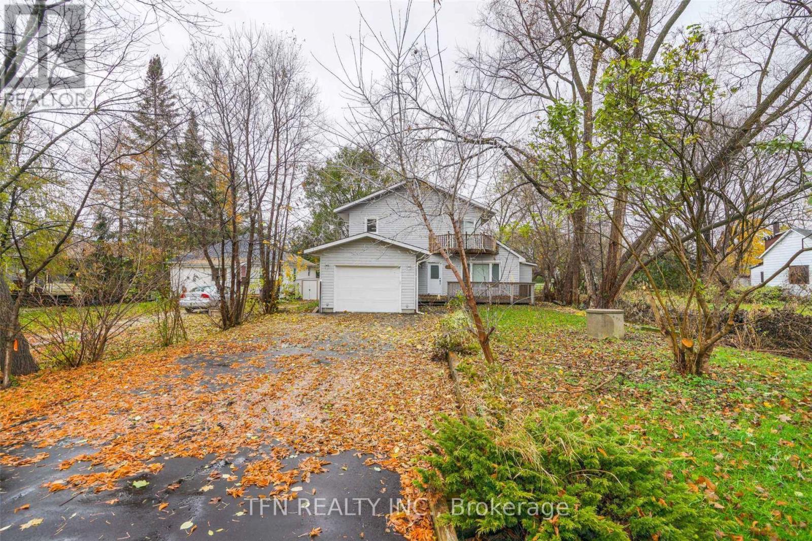 Property at 986 ROBINSON STREET image 1