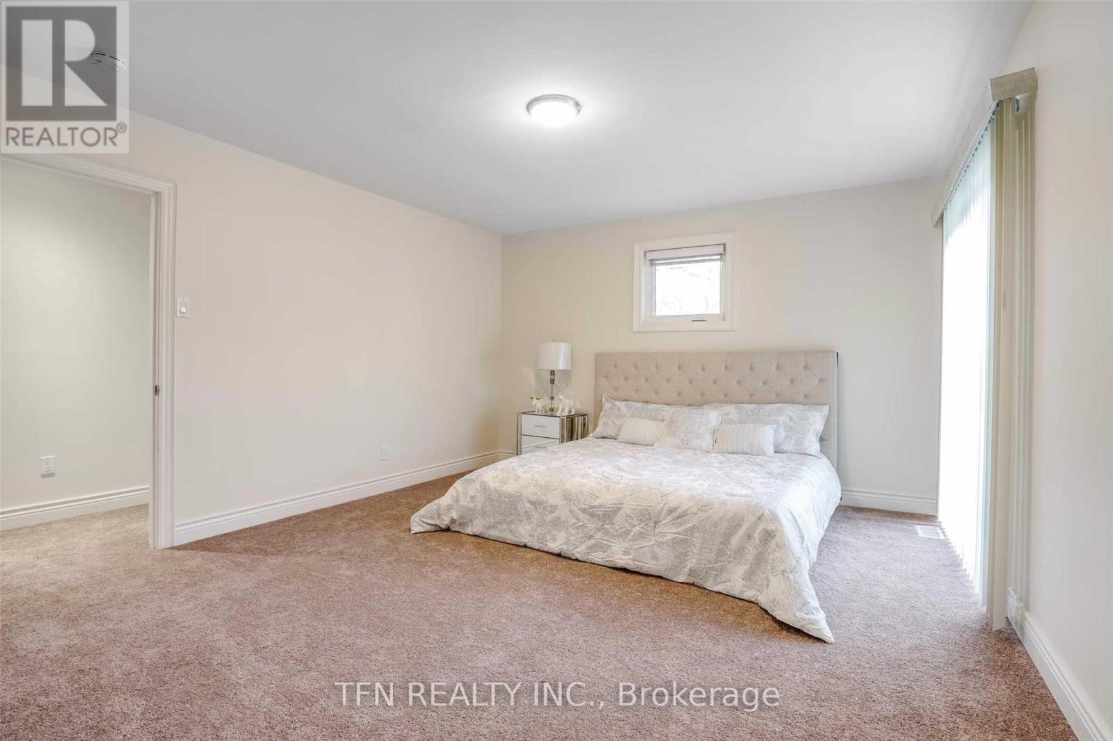 986 Robinson Street, Innisfil, Ontario  L0L 1C0 - Photo 10 - N11897702