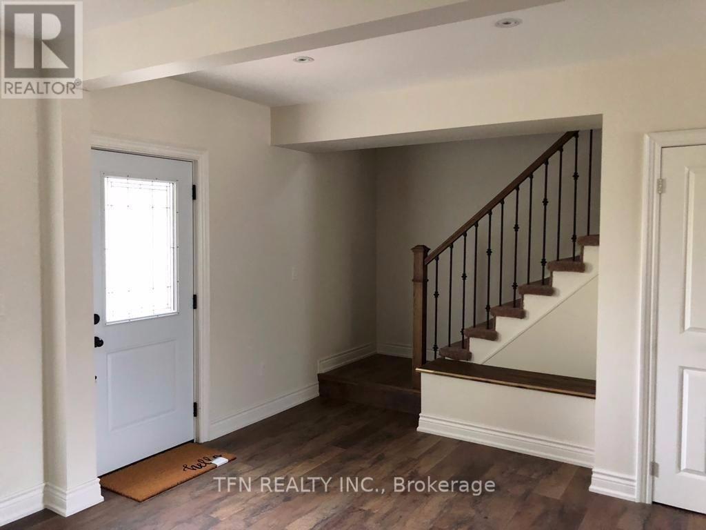 Property at 986 ROBINSON STREET image 5