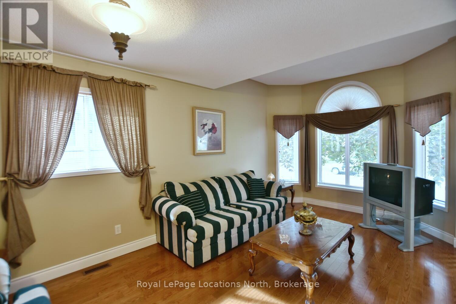 19 Brillinger Drive, Wasaga Beach, Ontario  L9Z 1L4 - Photo 16 - S11897875