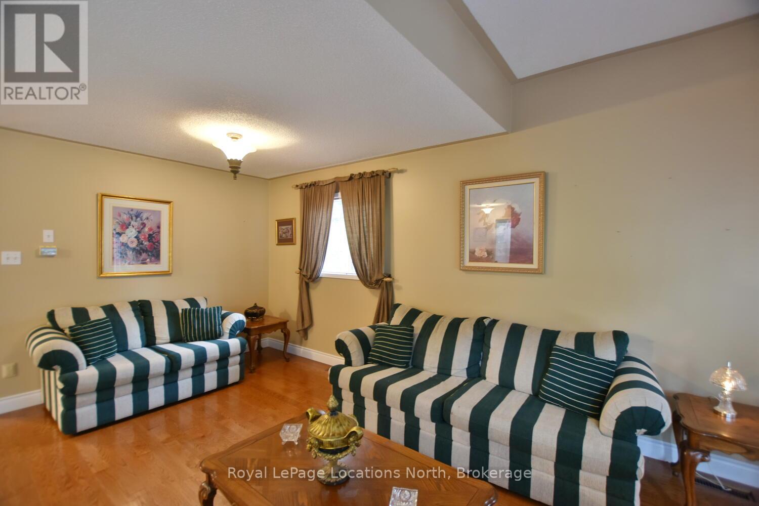 19 Brillinger Drive, Wasaga Beach, Ontario  L9Z 1L4 - Photo 17 - S11897875