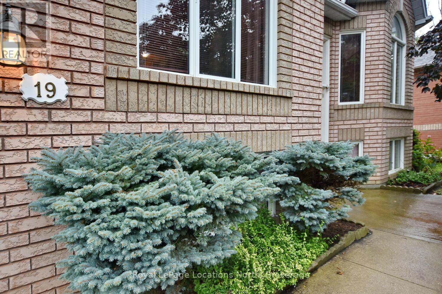 19 Brillinger Drive, Wasaga Beach, Ontario  L9Z 1L4 - Photo 4 - S11897875