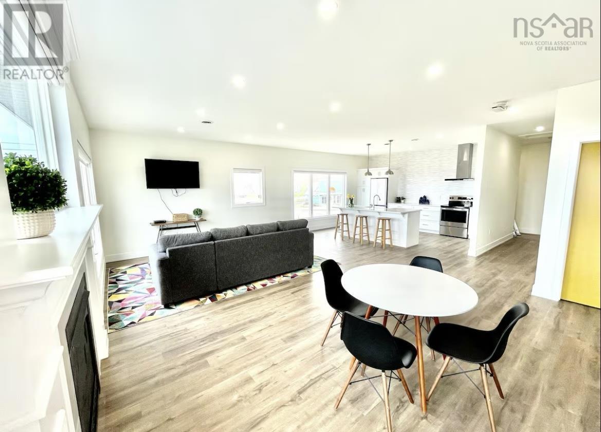 15751 Central Avenue, Inverness, Nova Scotia  B0E 1N0 - Photo 9 - 202425231