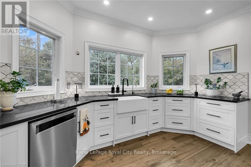 7 Fox Run Drive, Puslinch, Ontario  N0B 2J0 - Photo 6 - X10876374