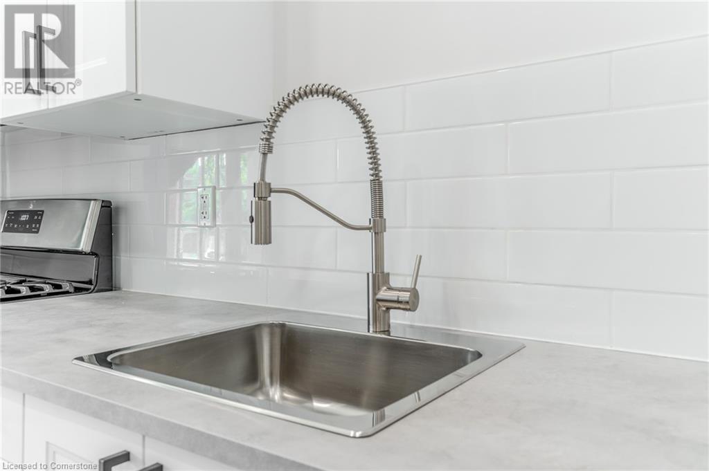 50 Burris Street Unit# 1, Hamilton, Ontario  L8M 2J4 - Photo 5 - XH4205715