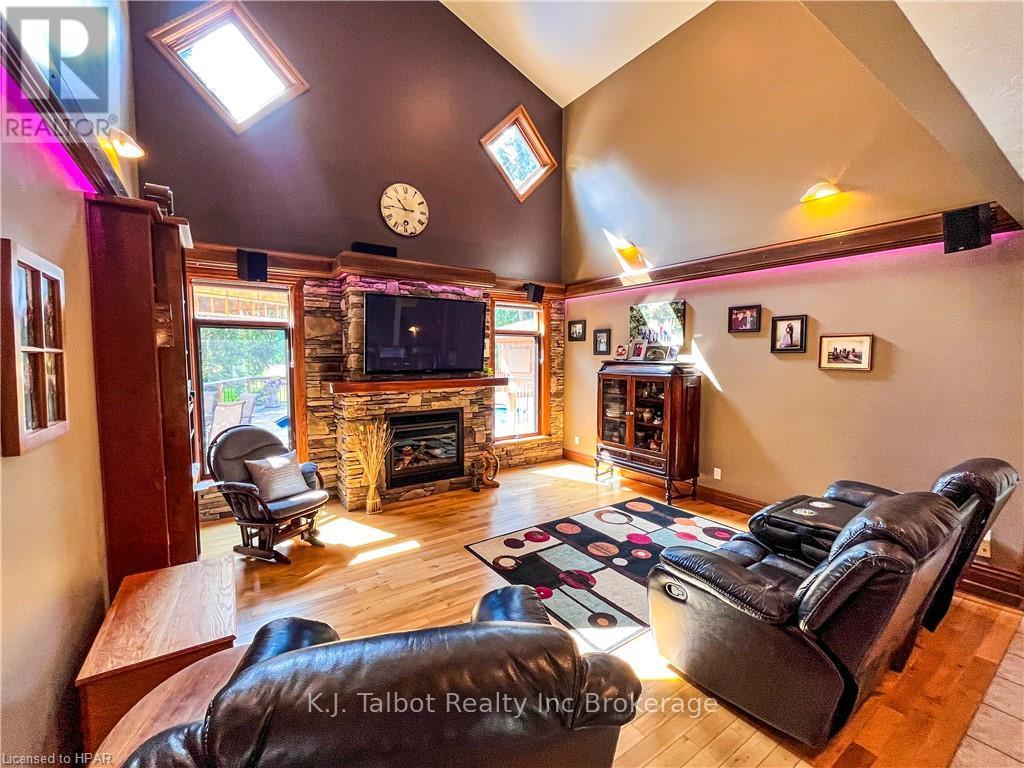 81276 Westmount Line, Ashfield-Colborne-Wawanosh, Ontario  N7A 3Y2 - Photo 9 - X10780732