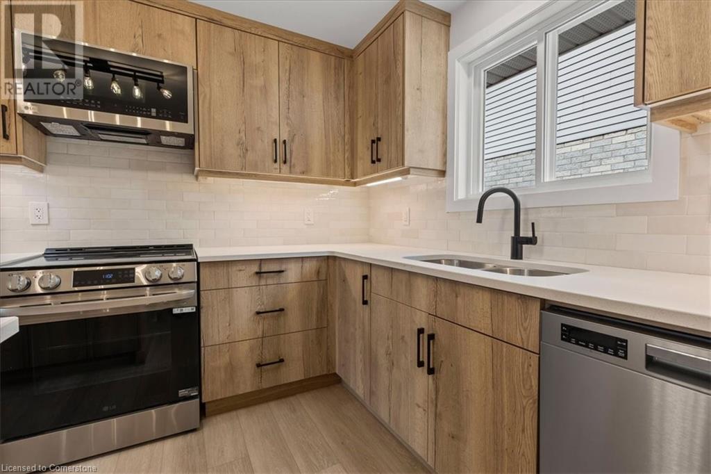 2 Pipers Green Court Unit# 1, Kitchener, Ontario  N2E 3C6 - Photo 10 - 40685521