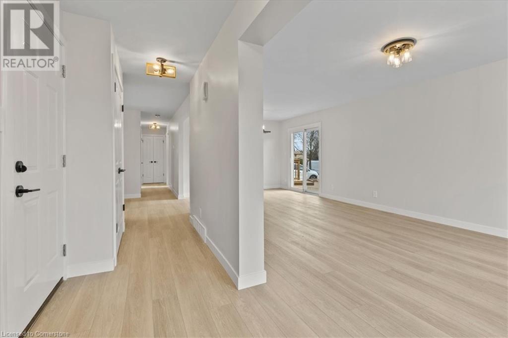 2 Pipers Green Court Unit# 1, Kitchener, Ontario  N2E 3C6 - Photo 4 - 40685521