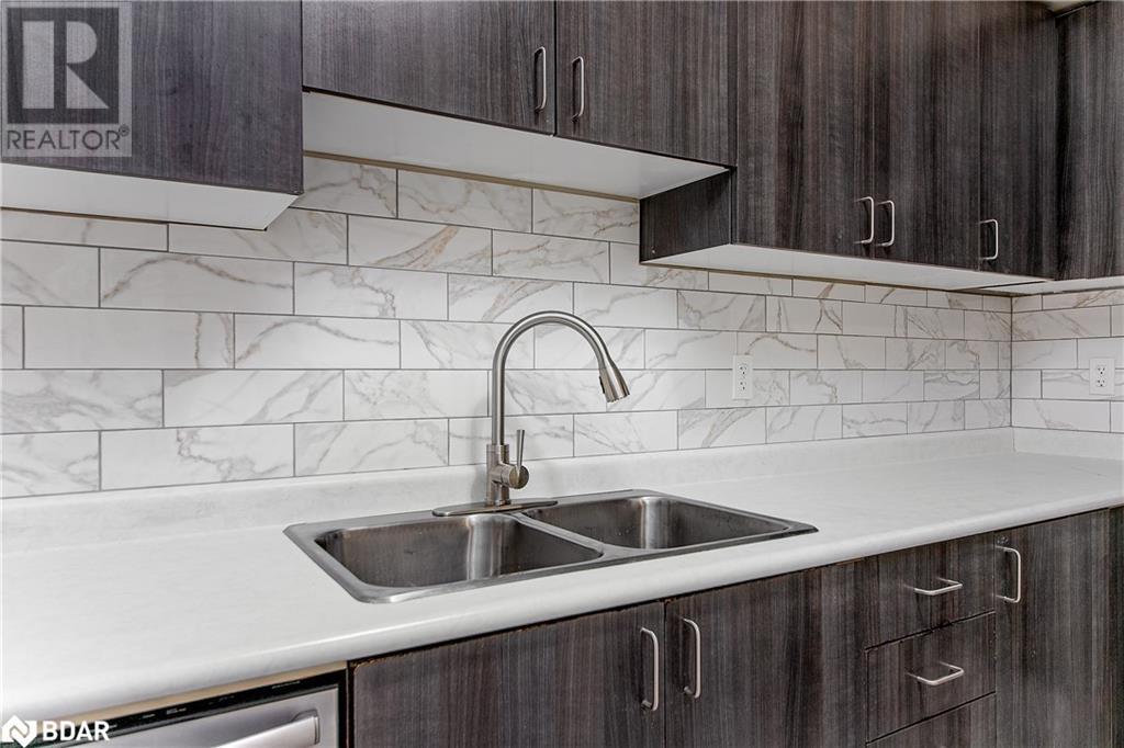 43 Ferndale Drive S Unit# 204, Barrie, Ontario  L4N 5W6 - Photo 10 - 40685969