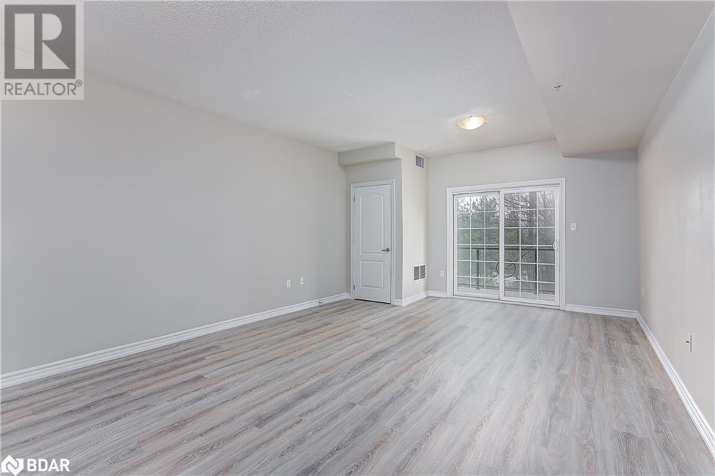 43 Ferndale Drive S Unit# 204, Barrie, Ontario  L4N 5W6 - Photo 14 - 40685969