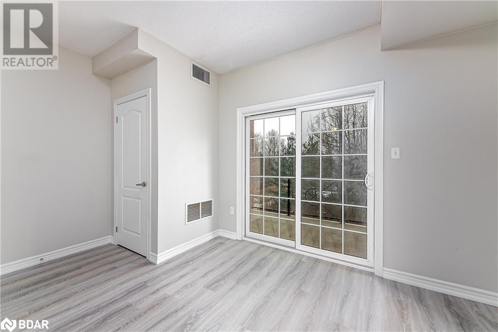 43 Ferndale Drive S Unit# 204, Barrie, Ontario  L4N 5W6 - Photo 16 - 40685969