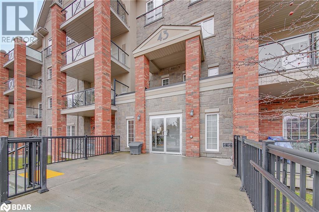 43 Ferndale Drive S Unit# 204, Barrie, Ontario  L4N 5W6 - Photo 3 - 40685969