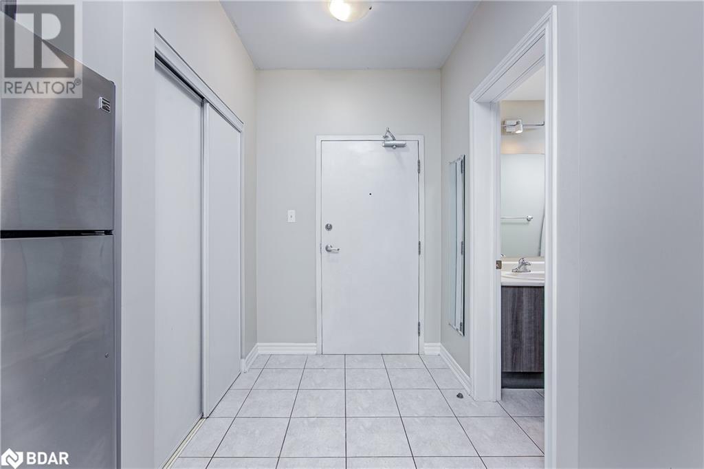 43 Ferndale Drive S Unit# 204, Barrie, Ontario  L4N 5W6 - Photo 6 - 40685969