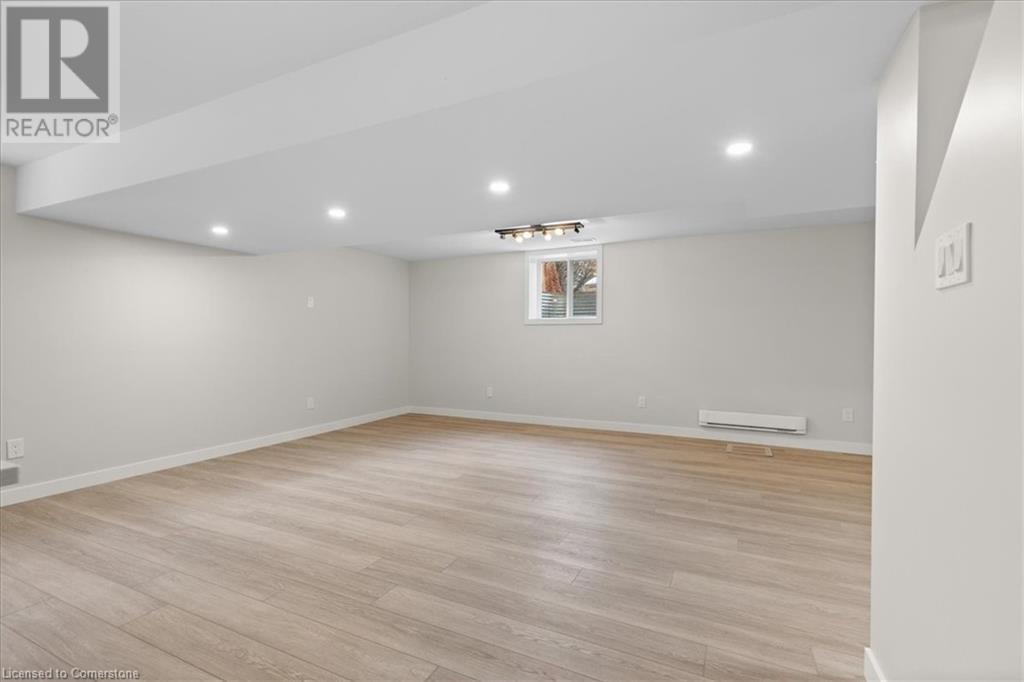 2 Pipers Green Court Unit# 2, Kitchener, Ontario  N2E 3C6 - Photo 10 - 40685527