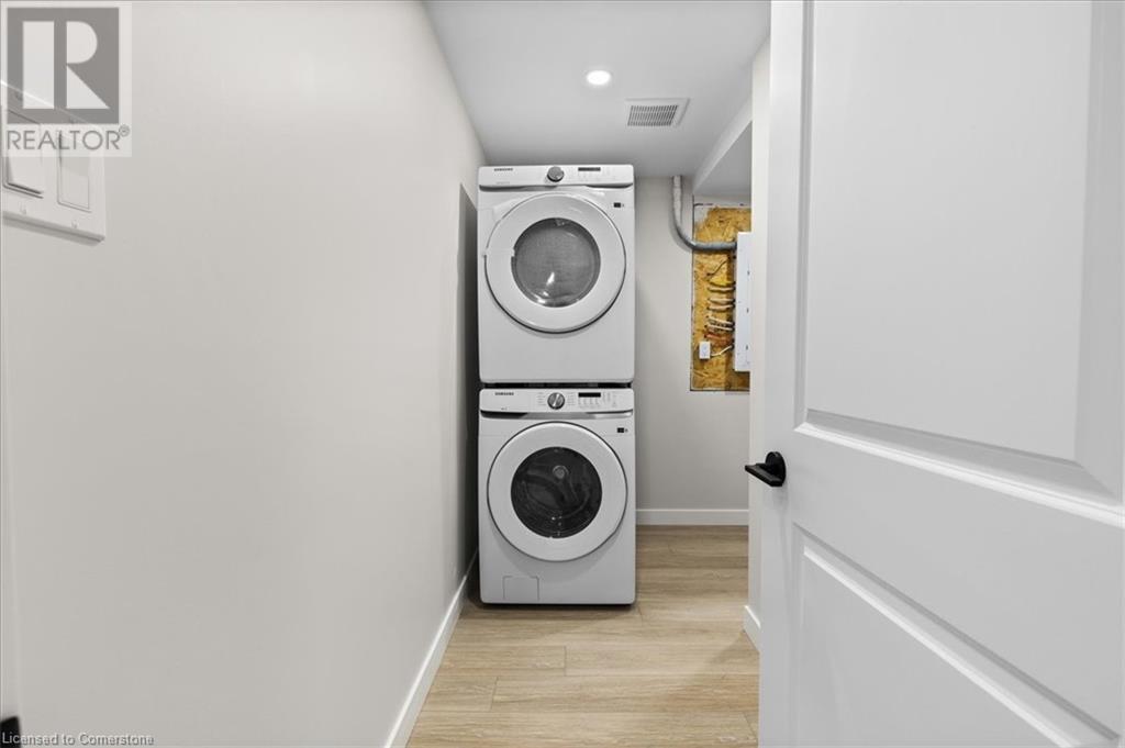 2 Pipers Green Court Unit# 2, Kitchener, Ontario  N2E 3C6 - Photo 12 - 40685527